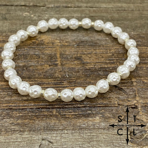 Stretch Bracelet Plastic White Pearl