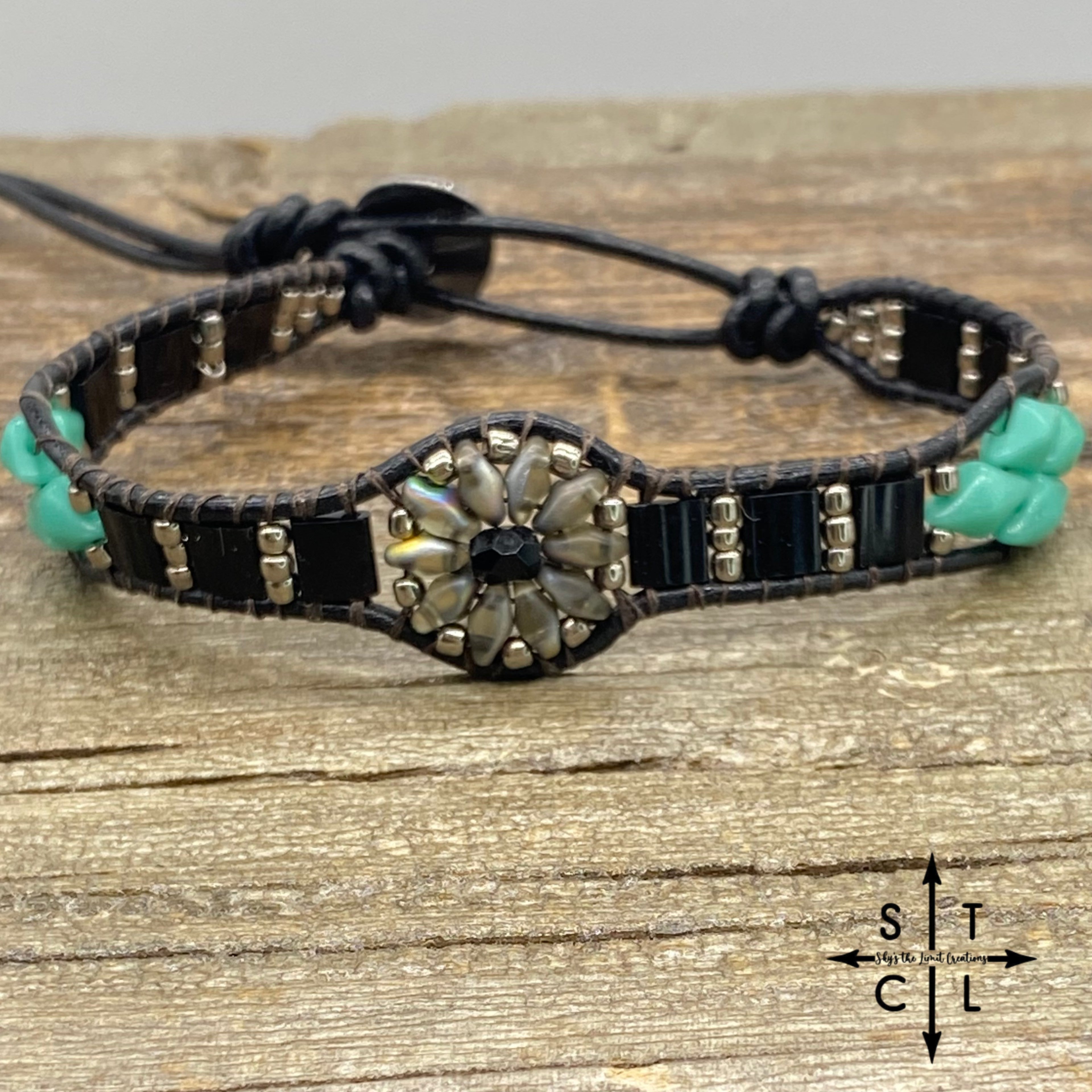 Clear Grey Black Turquoise Daisy