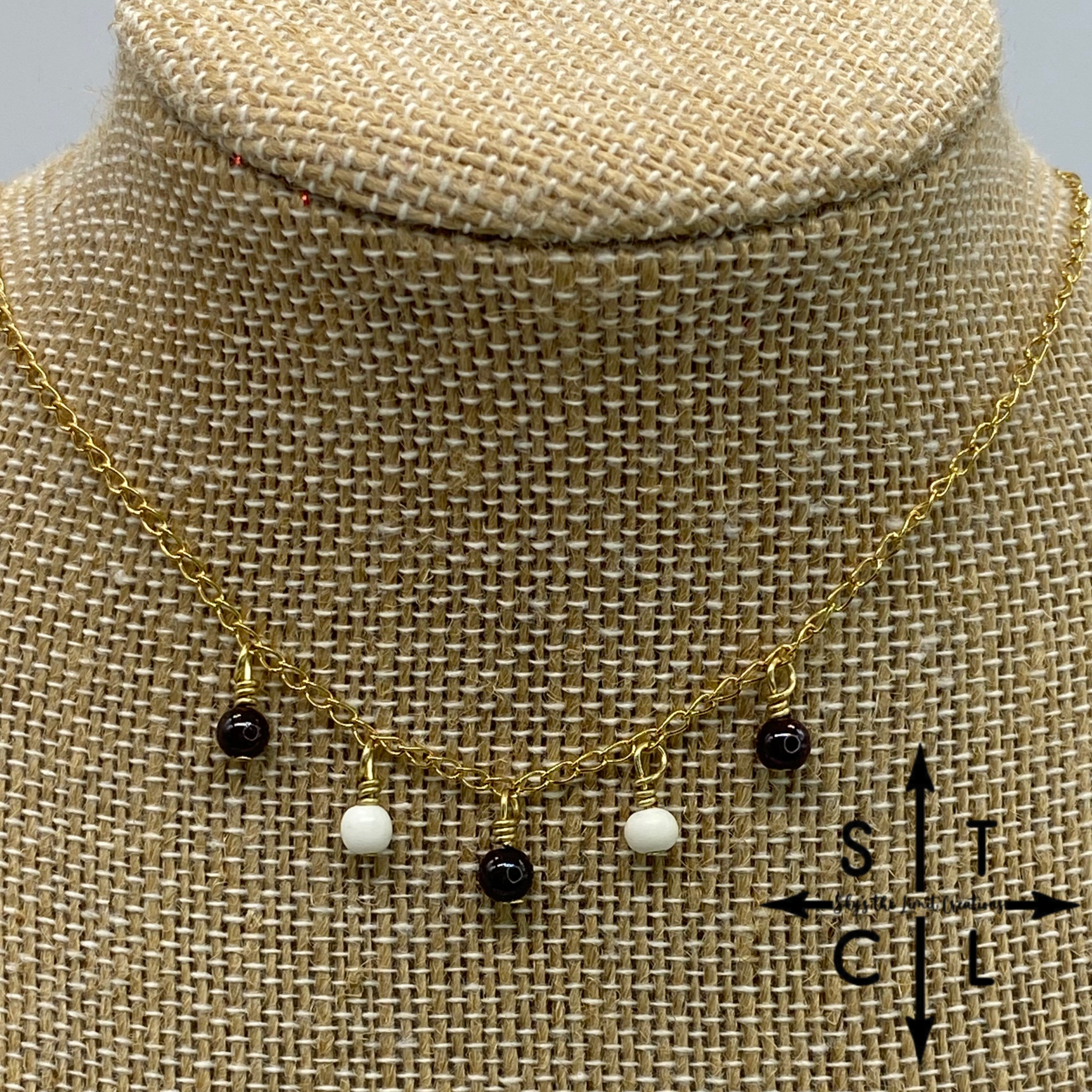 Maroon White Gold Katy Necklace