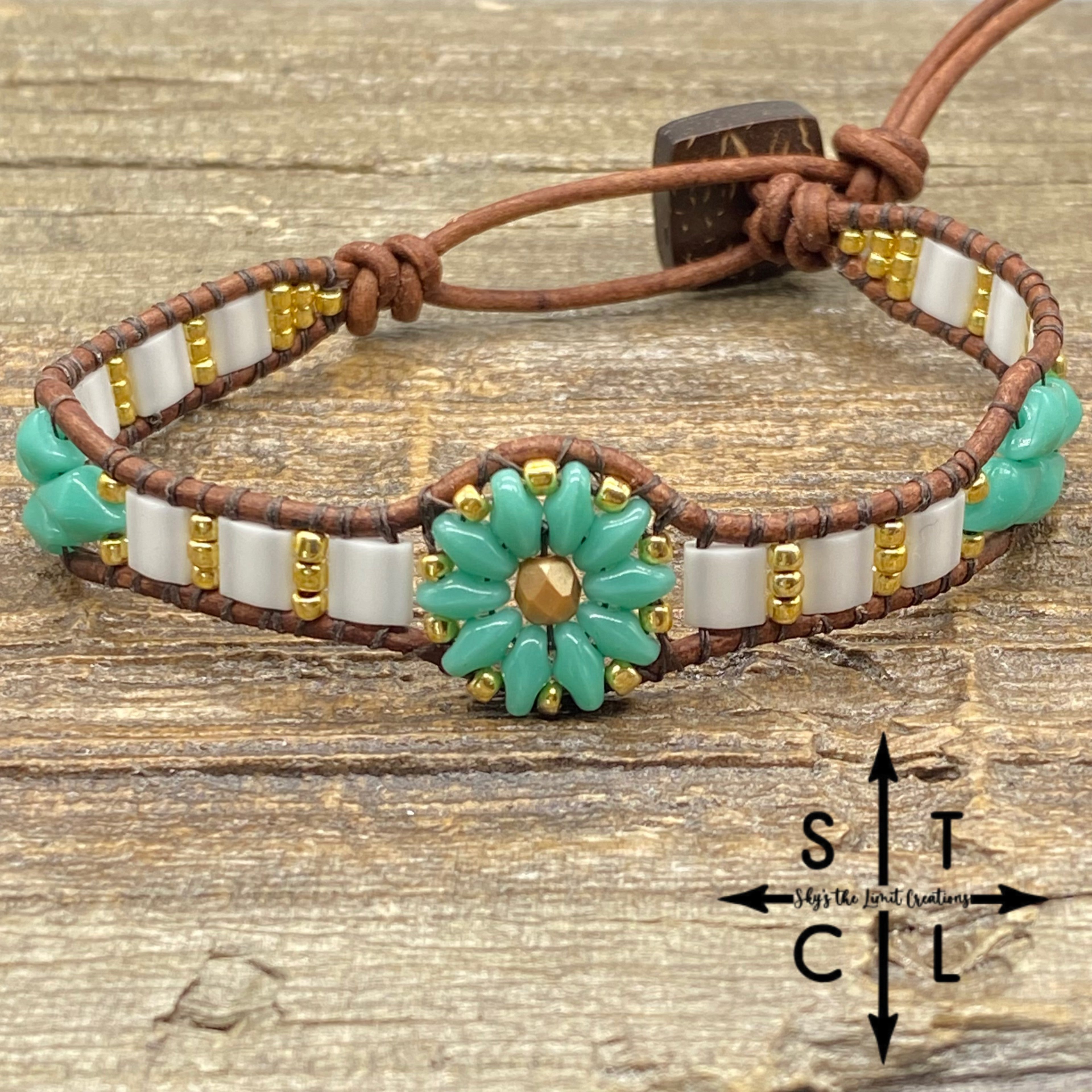 Turquoise White Gold Daisy